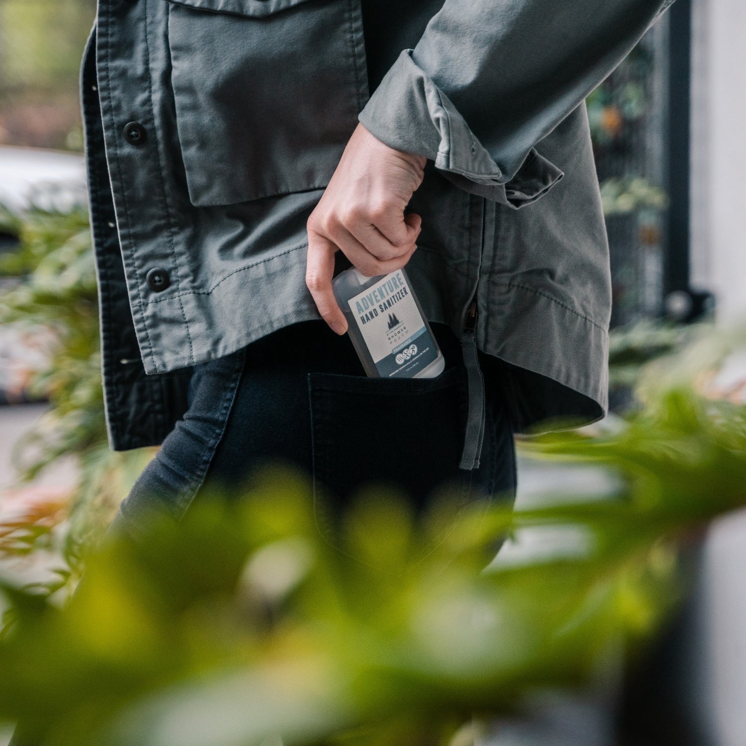 Kit de muestra de aventuras: 4 bolsas de ducha, 1 desinfectante para manos (60 %) y 1 bomba de baño