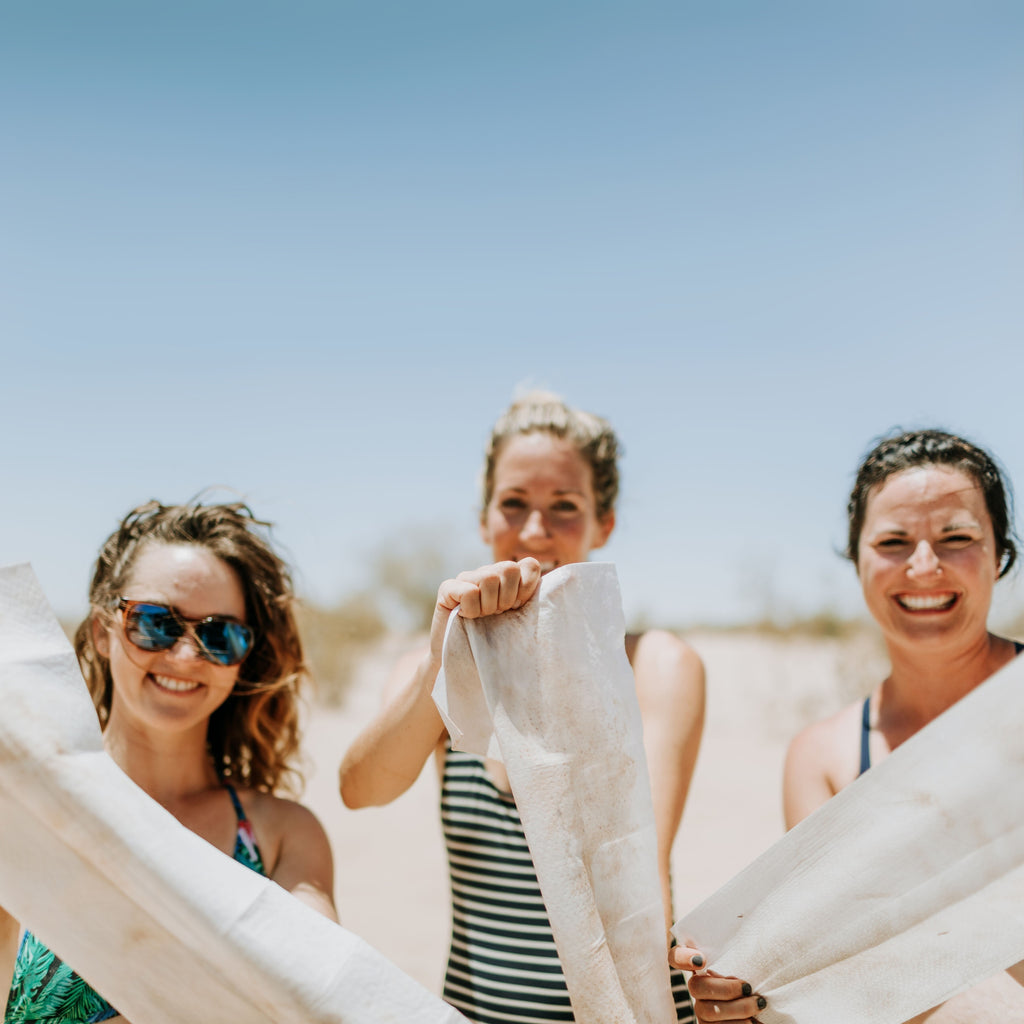 Kit de muestra de aventuras: 4 bolsas de ducha, 1 desinfectante para manos (60 %) y 1 bomba de baño