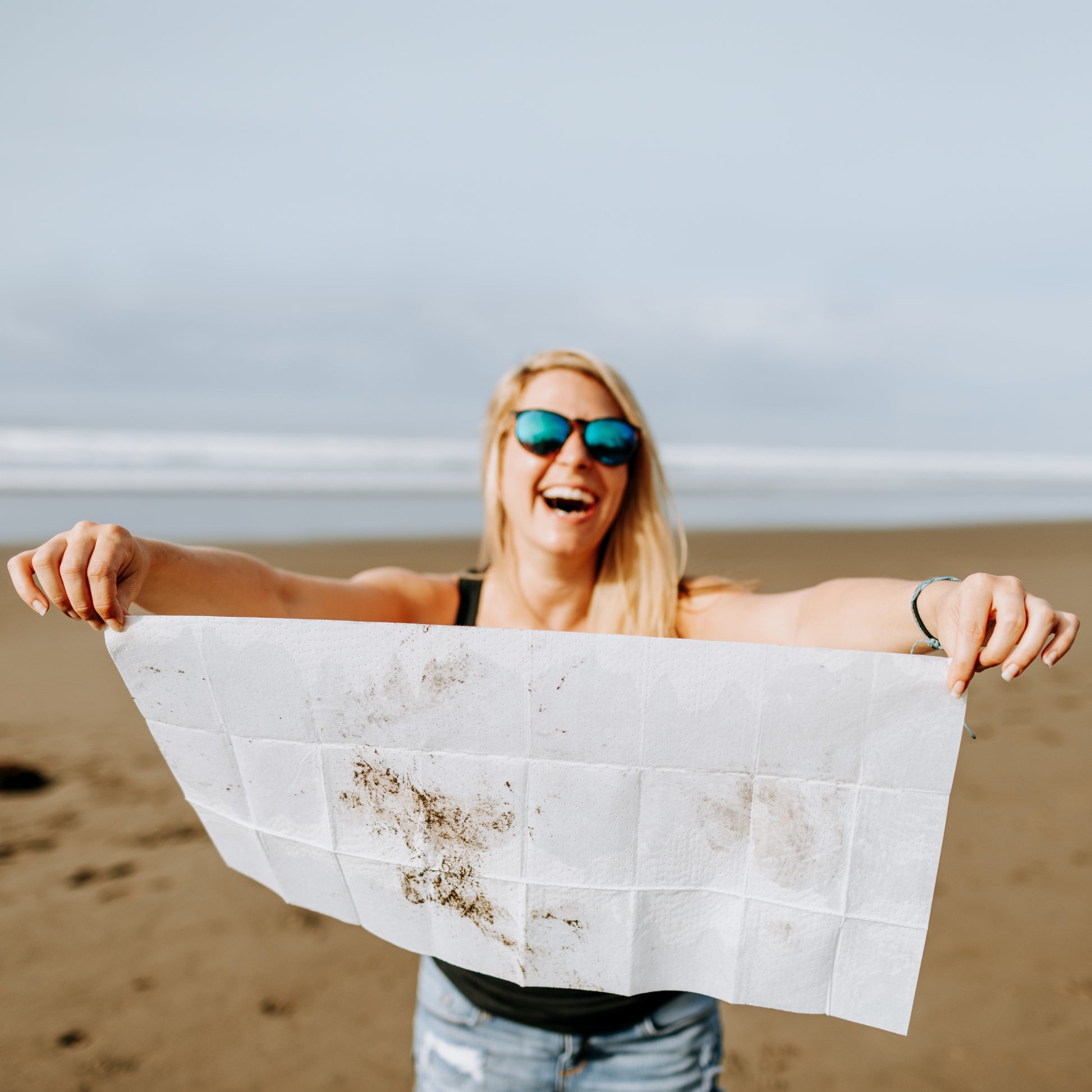 Kit de muestra de aventuras: 4 bolsas de ducha, 1 desinfectante para manos (60 %) y 1 bomba de baño