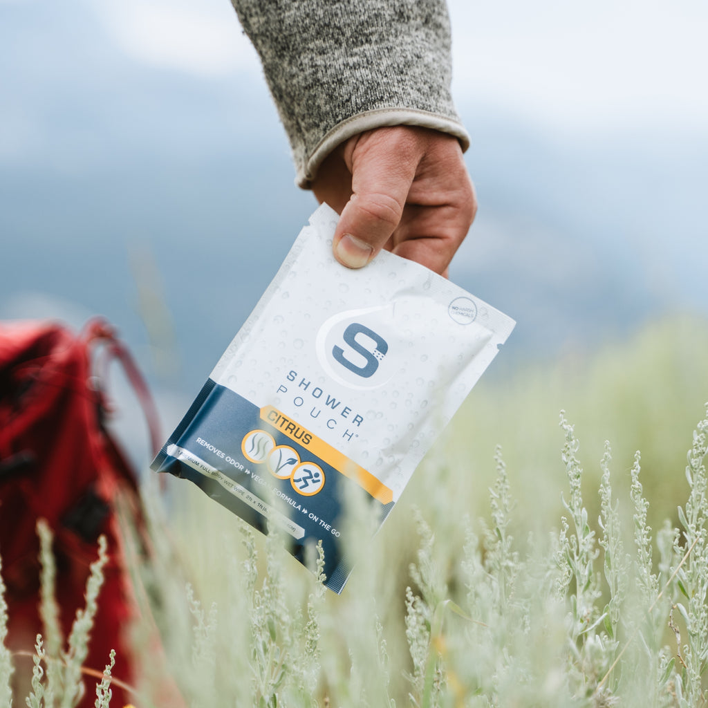 Kit de muestra de aventuras: 4 bolsas de ducha, 1 desinfectante para manos (60 %) y 1 bomba de baño