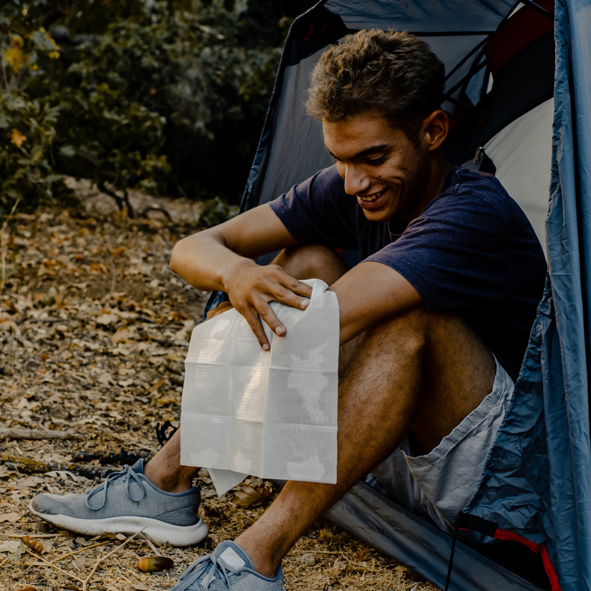 Kit de muestra de aventuras: 4 bolsas de ducha, 1 desinfectante para manos (60 %) y 1 bomba de baño