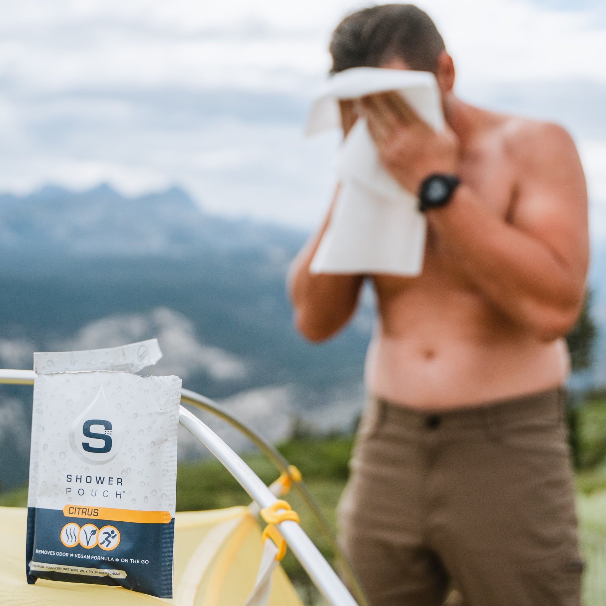 Kit de muestra de aventuras: 4 bolsas de ducha, 1 desinfectante para manos (60 %) y 1 bomba de baño