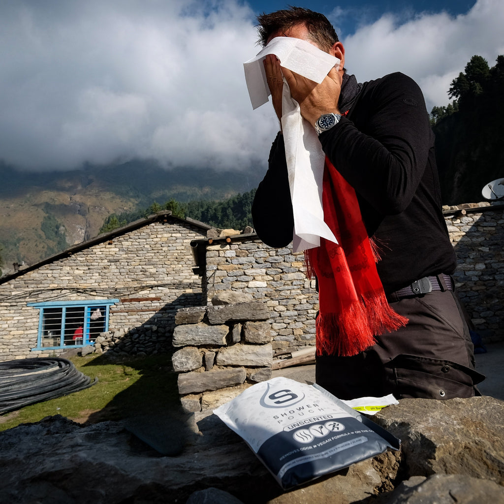 Kit de muestra de aventuras: 4 bolsas de ducha, 1 desinfectante para manos (60 %) y 1 bomba de baño